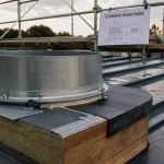 Costière toiture en acier galvanisé sur gaine de ventilation, relevé d’étanchéité