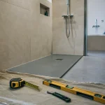 Panneaux d'habillage pour rénover sa salle de bains pas cher sans démolition